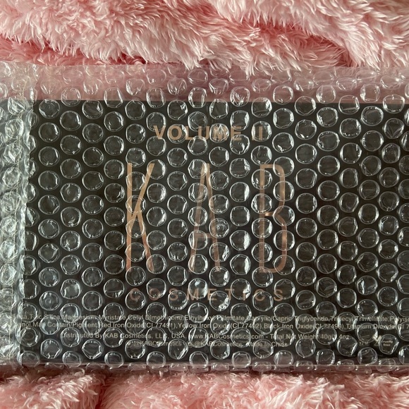 KAB Cosmetics Contour Palette II - Picture 10 of 11